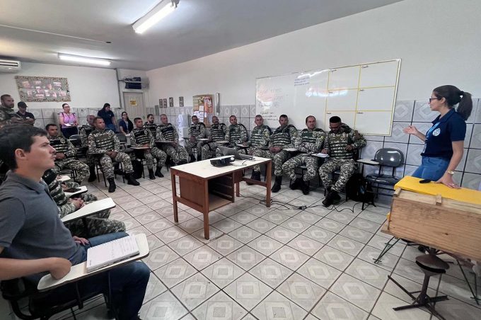 Grupamento de Proteção ao Meio Ambiente da Guarda Municipal participa de capacitação para captura de abelhas