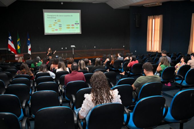 Secretaria Municipal de Saúde atualiza profissionais da rede básica sobre hanseníase