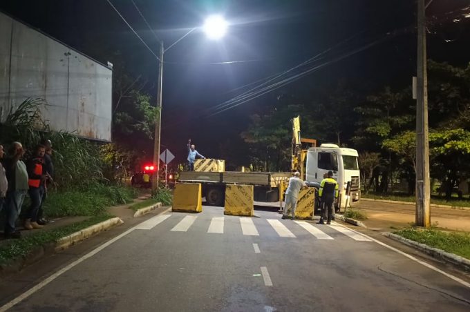 Reunião Emergencial: Prefeita Sheila Lemos manda interditar Rua Caracas e solicita intensificação nas buscas por Rosânia 