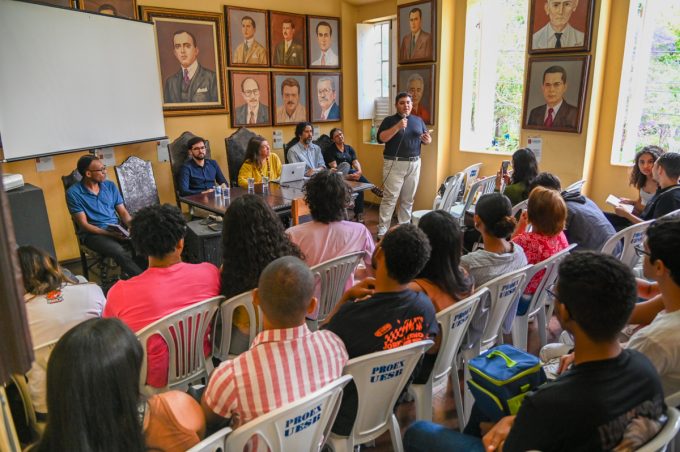 Casa Memorial Régis Pacheco sedia seminário e mostra do projeto Casas e Memórias do curso de Jornalismo da Uesb