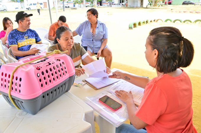 Castramóvel está atendendo cães e gatos de tutores do loteamento Vila Serrana