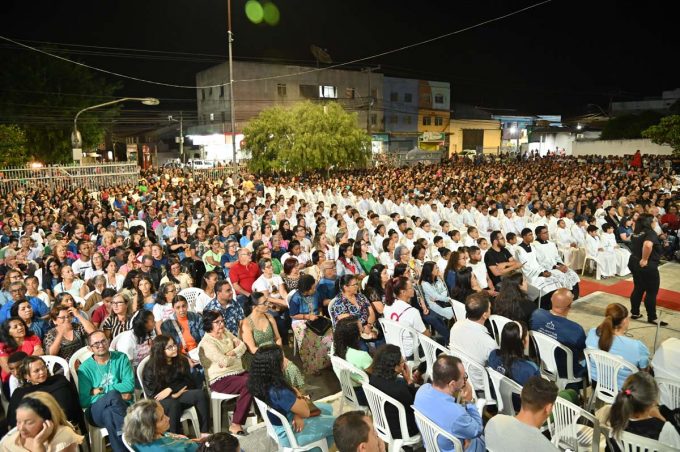 Festa em homenagem à Nossa Senhora de Fátima, Padroeira da Zona Oeste, reúne milhares de fiéis em Vitória da Conquista