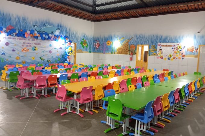 Prefeitura Municipal entrega novo mobiliário para 87 unidades de ensino