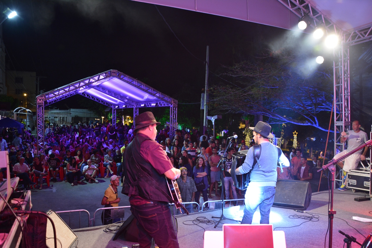 Estreantes no Natal animam público na penúltima noite do evento