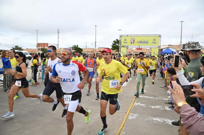 Cerca de 700 atletas profissionais e amadores participam da tradicional Corrida do Trabalhador