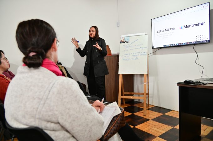 Secretaria Municipal de Políticas para Mulheres inicia curso de gestão financeira pessoal e empresarial