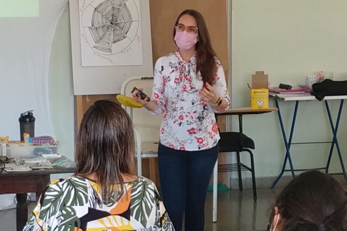 Lacen Municipal oferece capacitação sobre coleta de sangue