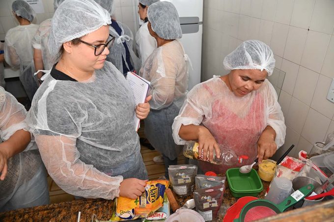 Secretaria Municipal de Políticas para as Mulheres deu início ao curso gratuito de confeitaria avançada para mulheres