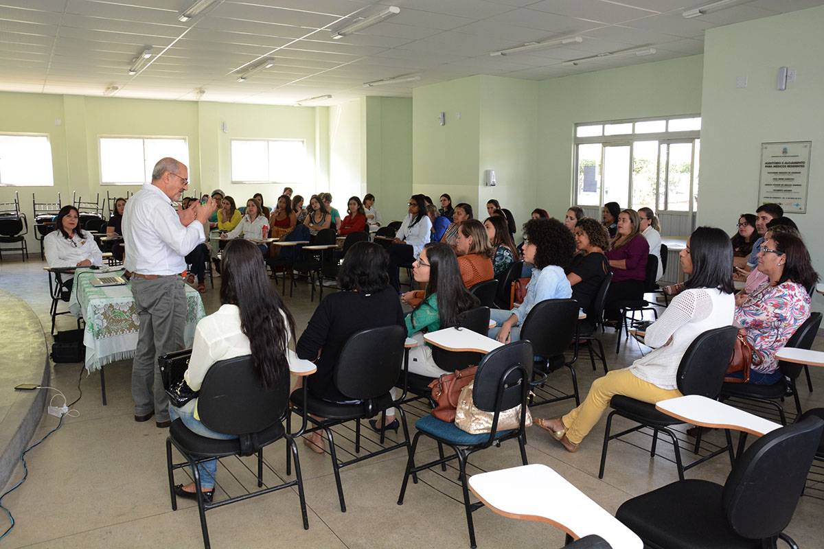 Esaú Matos oferece Seminário de Boas Práticas na Atenção ao Parto e Nascimento