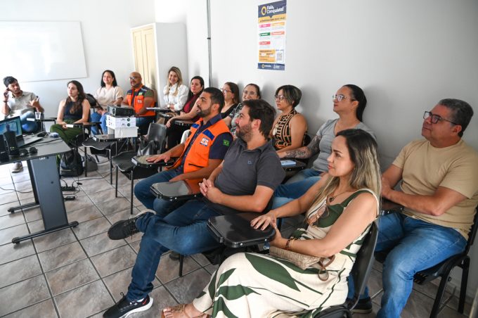 Promovido pelo Ministério das Cidades em 14 cidades do país, Curso de Urgência Climática capacita 15 servidores municipais