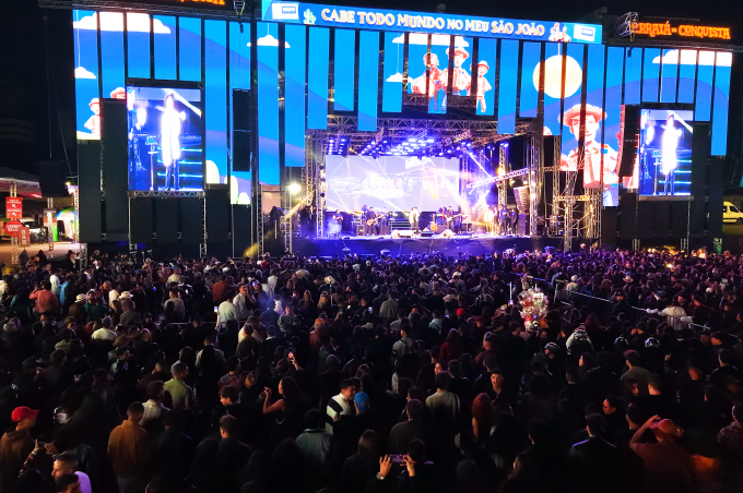 Terceira noite do Arraiá da Conquista reúne grande público em festa marcada por segurança, inclusão e animação