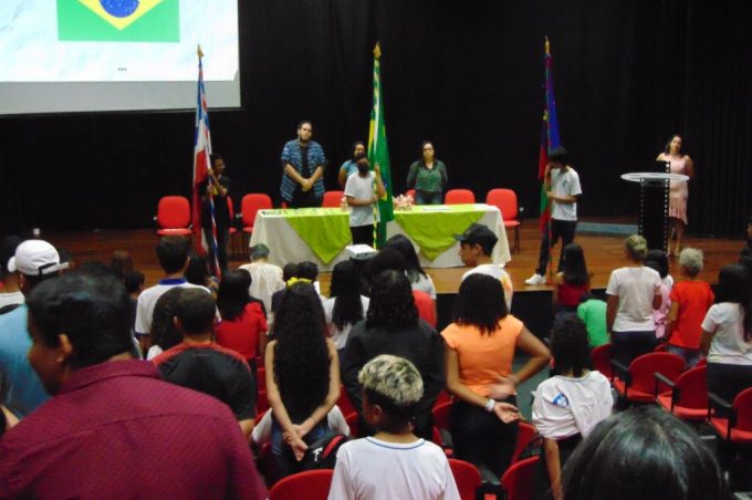 Escola Municipal Bem Querer realiza aula inaugural com premiação de vencedores em Olimpíadas de Conhecimento