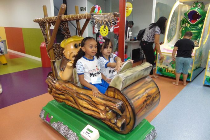 Em celebração à Semana da Criança, Creche Meimei promove passeio de alunos ao Play Time no Shopping Boulevard