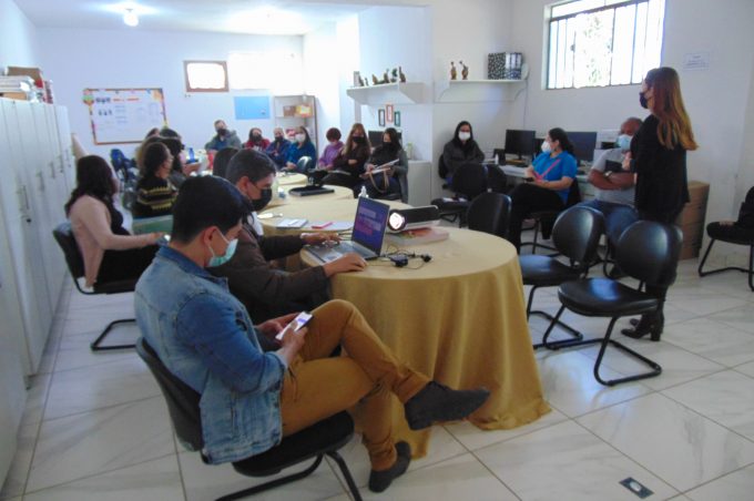 Smed apresenta ações ao programa Educar Pra Valer e esclarece servidores sobre o Auxílio Brasil