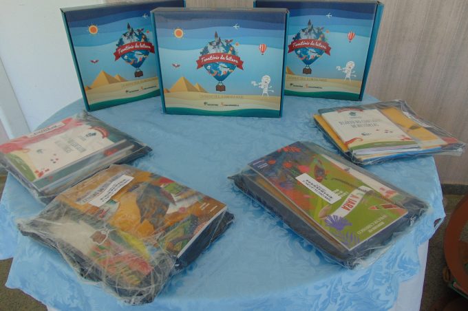 Programa adotado pela Secretaria Municipal de Educação visa estimular o gosto pela leitura nos estudantes e família