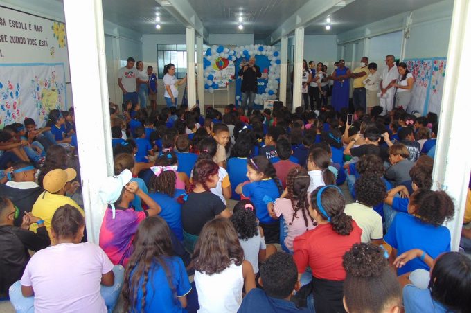 Escola Municipal Iza Medeiros realizou Semana de Conscientização do Autismo em parceria com outras unidades de ensino