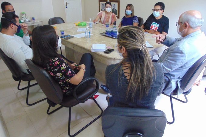 Secretaria de Educação e Sinserv mantêm diálogo visando melhorias para o servidor