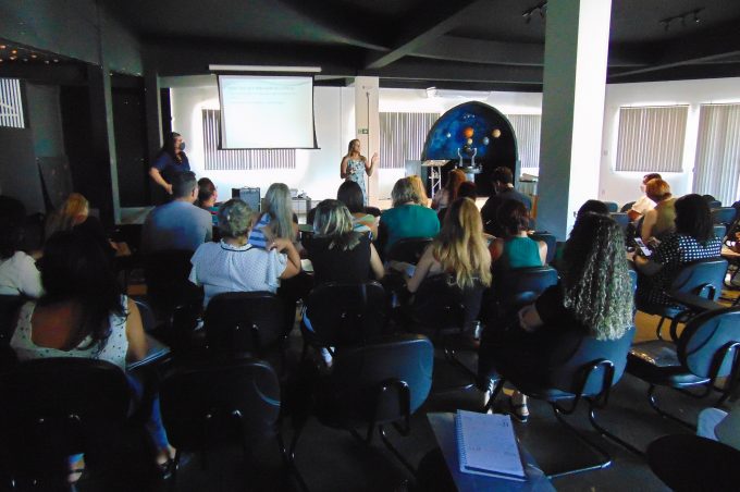 Gestores da Educação municipal recebem capacitação sobre fornecimento e uso de materiais de equipamentos das escolas