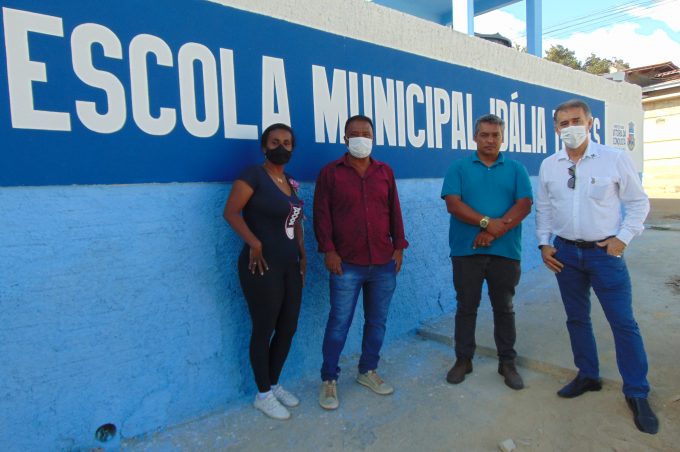 Secretaria Municipal de Educação vistoria reformas na Escola Idália Torres com vereador Dinho dos Campinhos