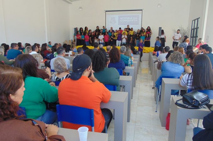 Secretaria Municipal de Educação lança projeto de valorização profissional e melhoria contínua dos serviços