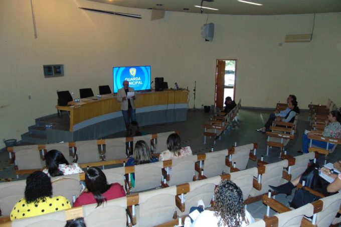 Secretaria Municipal de Educação promove mais um debate sobre segurança nas escolas municipais