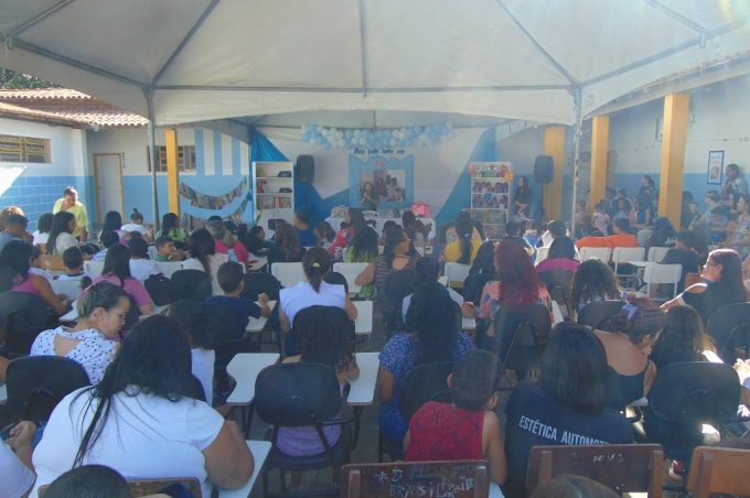 Escola Municipal Padre Aguiar inicia projeto de leitura com o tema “Minha família também conta história”