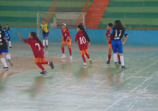 Escola Municipal Pedro Francisco de Moraes finaliza competição esportiva no Ginásio de Esportes Raul Ferraz