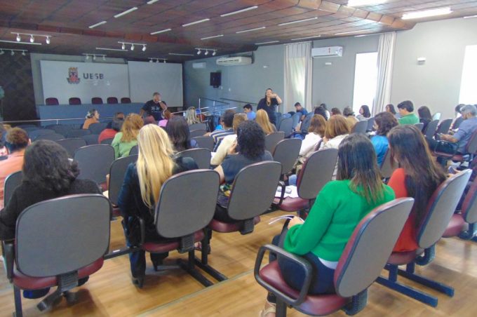 Smed e Programa Educar Pra Valer realizam formação para professores e gestores