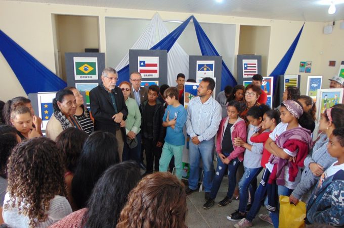 Prefeito participa do encerramento da Oficina de Arte Revelando Talentos