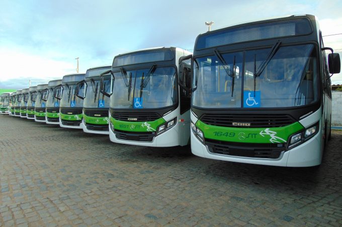 Conquista ganha dez novos ônibus para o transporte coletivo