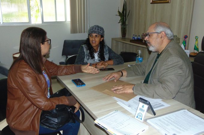 Smed e Acaepa estabelecem cronograma de visitas às escolas para acompanhar trabalho com alunos autistas