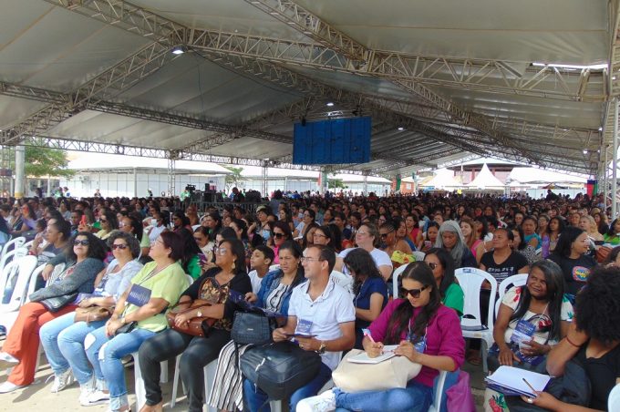 Congresso Municipal de Educação destacou importância da escola feliz e uso da literatura em sala de aula
