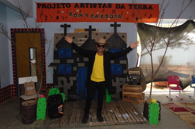 Cmei Vila América homenageia Rony Barbosa em projeto “Conhecendo artistas da terra”