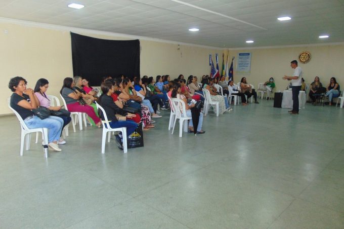 Smed encerra formação com servidores de Cmeis e Creches sobre proteção a crianças e adolescentes