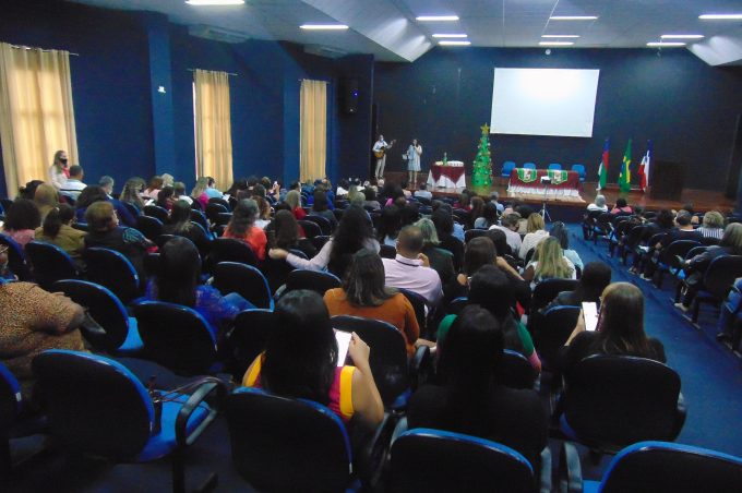 Secretaria Municipal de Educação reúne gestores escolares para agradecer trabalho realizado em 2021
