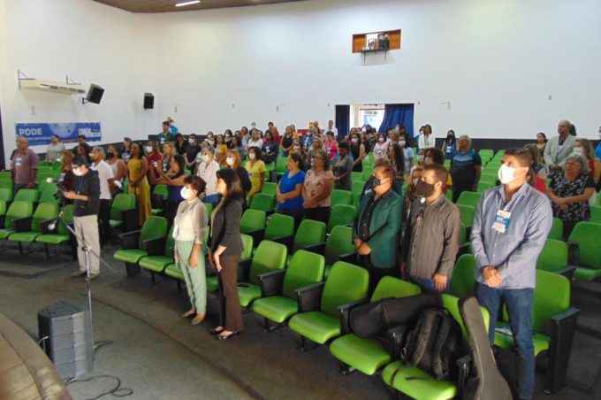 Gestores escolares de Vitória da Conquista e região receberam formação sobre Programa Dinheiro Direto na Escola