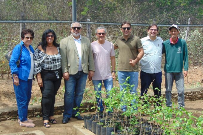 SMDR e Smed preparam parceria para difundir a cultura do umbu gigante em escolas rurais