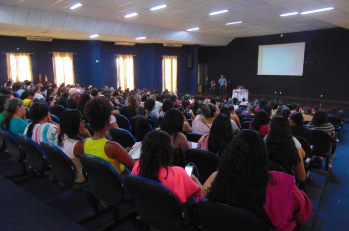 Prefeitura promoveu capacitação para merendeiras sobre manipulação de alimentos nas escolas