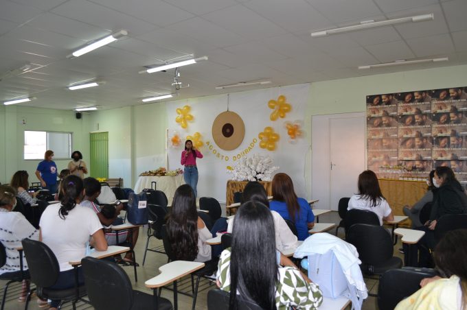 Fundação Pública de Saúde homenageia doadoras de leite humano durante encerramento do Agosto Dourado