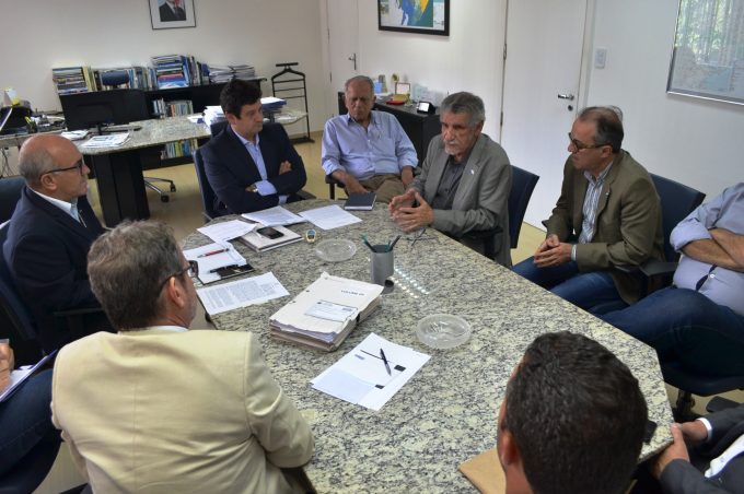 Prefeitura discute com Embasa criação do Plano Municipal de Saneamento Básico