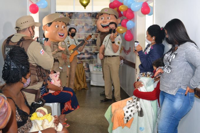 Agosto Dourado começa com informação e música no Hospital Esaú Matos