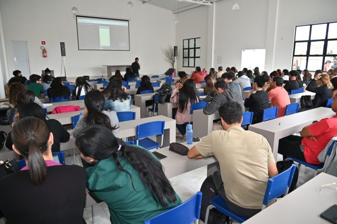 Educação antirracista e violência contra a mulher são temas de formação continuada para professores dos Anos Finais e EJA