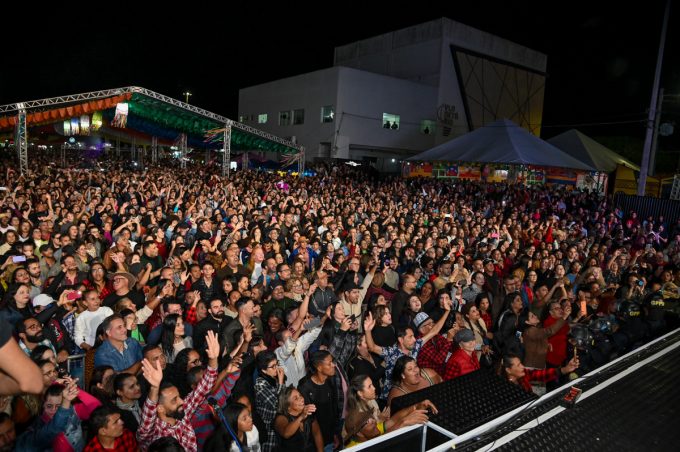 Arraiá da Conquista 2025: começam inscrições para a seleção de artistas e intérpretes de Libras