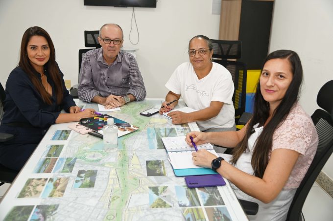 Prefeitura e Centro Poeta Casa dos Sete renovam parceria para oferta de cursos na área de tecnologia