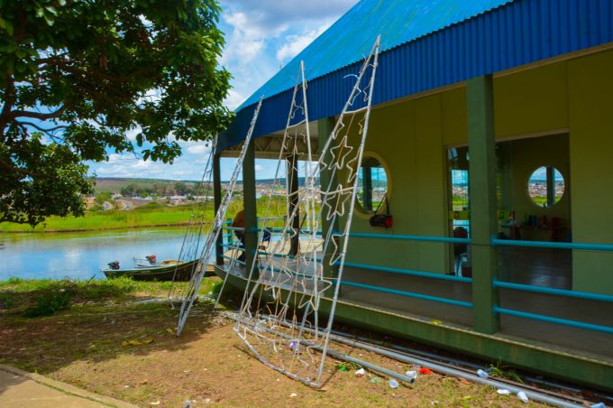 Iluminação natalina da Lagoa das Bateias será acesa neste domingo,10
