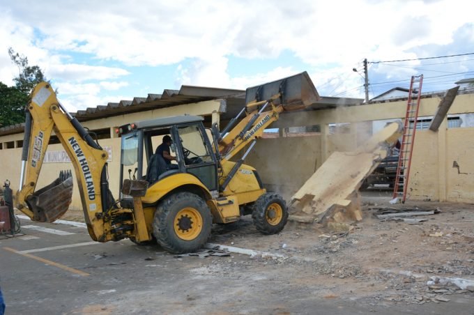 Antigo Mercado Municipal do Distrito de Bate-pé é demolido para receber a Subprefeitura