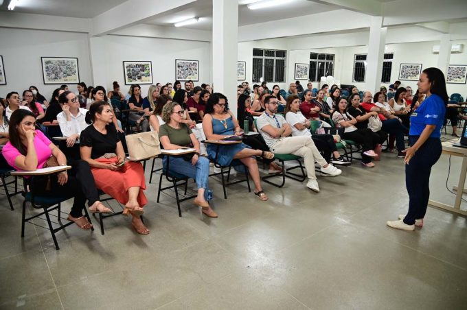 Capacitação em Foco: Dezembro Vermelho mobiliza profissionais da unidade básica de saúde no combate ao HIV