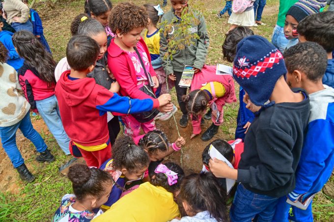Recreação e plantio de árvores no Orquidário Municipal marcam ações pelo Dia Mundial do Meio Ambiente