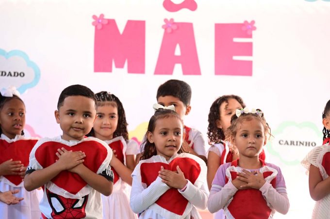 Creches municipais realizam homenagens especiais pelo Dia das Mães