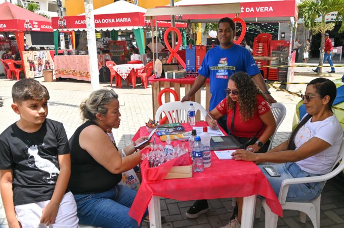 Dezembro Vermelho: Dia D em Vitória da Conquista reforça prevenção e diagnóstico precoce do HIV/Aids